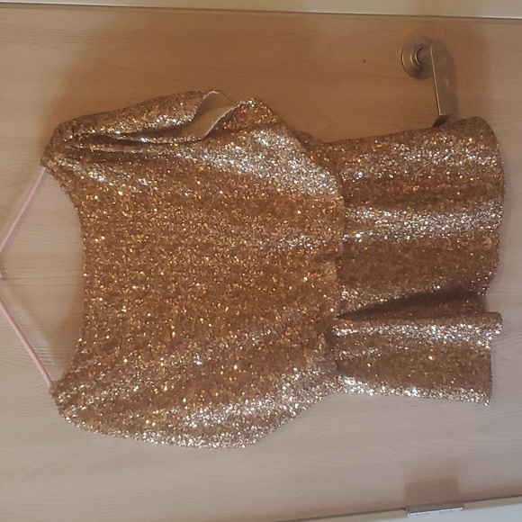 Alice + Olivia Very Flashy Golden Colored Glitter ✨️ Top - Picture 5 of 5